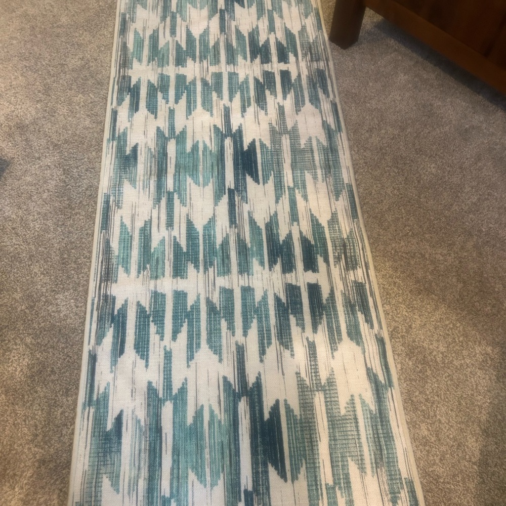 Ruggable Hesperia 2.5ft by 7ft Cover- Teal and White